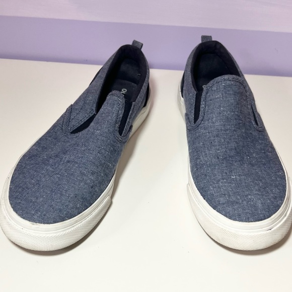Old Navy big boys slip on shoe, blue canvas, size 5 - Picture 8 of 8